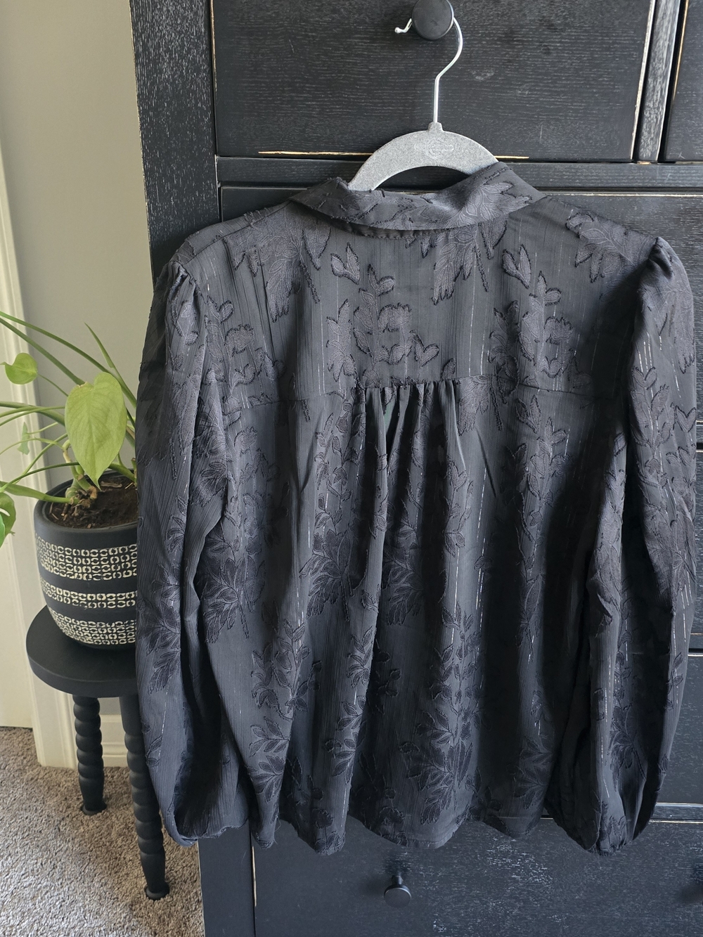 Contemporaire Botanical Pattern Dévoré Chiffon Shirt - Picture 3 of 3